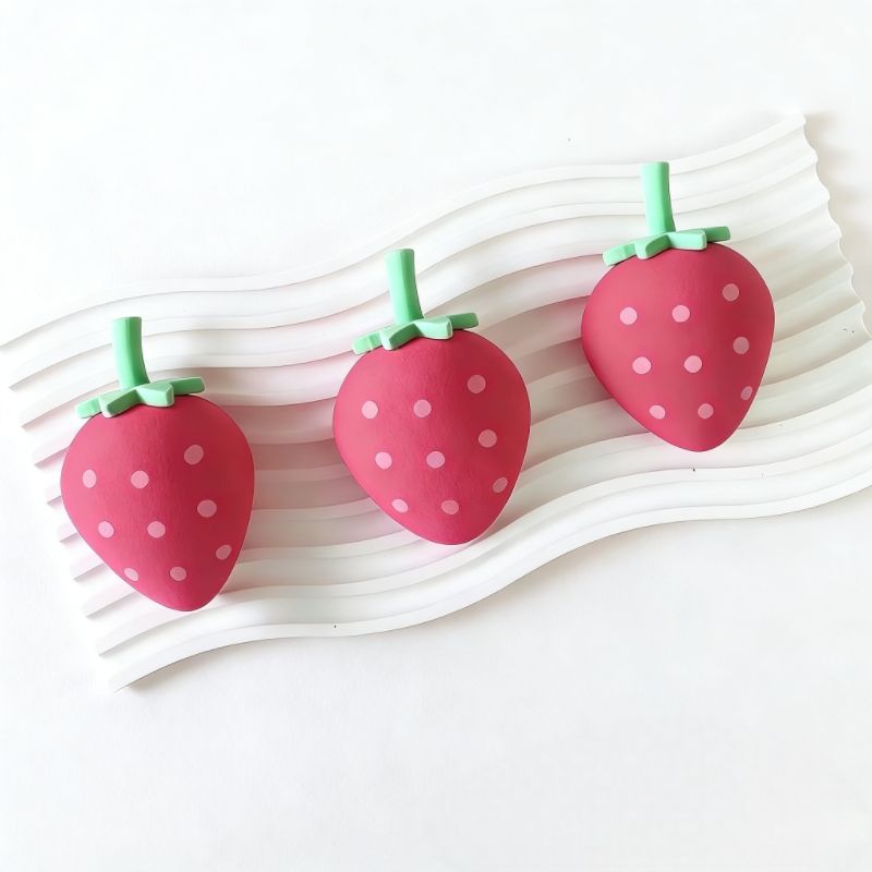 Hot Sale Strawberry Shape Latex Free Power Puff Beauty Egg Sponge PU Makeup Sponge Cosmeticos Make up Accessories Beauty Tool